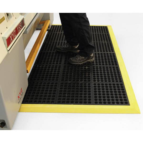 Arbeitsplatzmatte im Stecksystem, BxT 900x900 mm, Naturgummi, R 10, Stärke 19 mm, schwarz