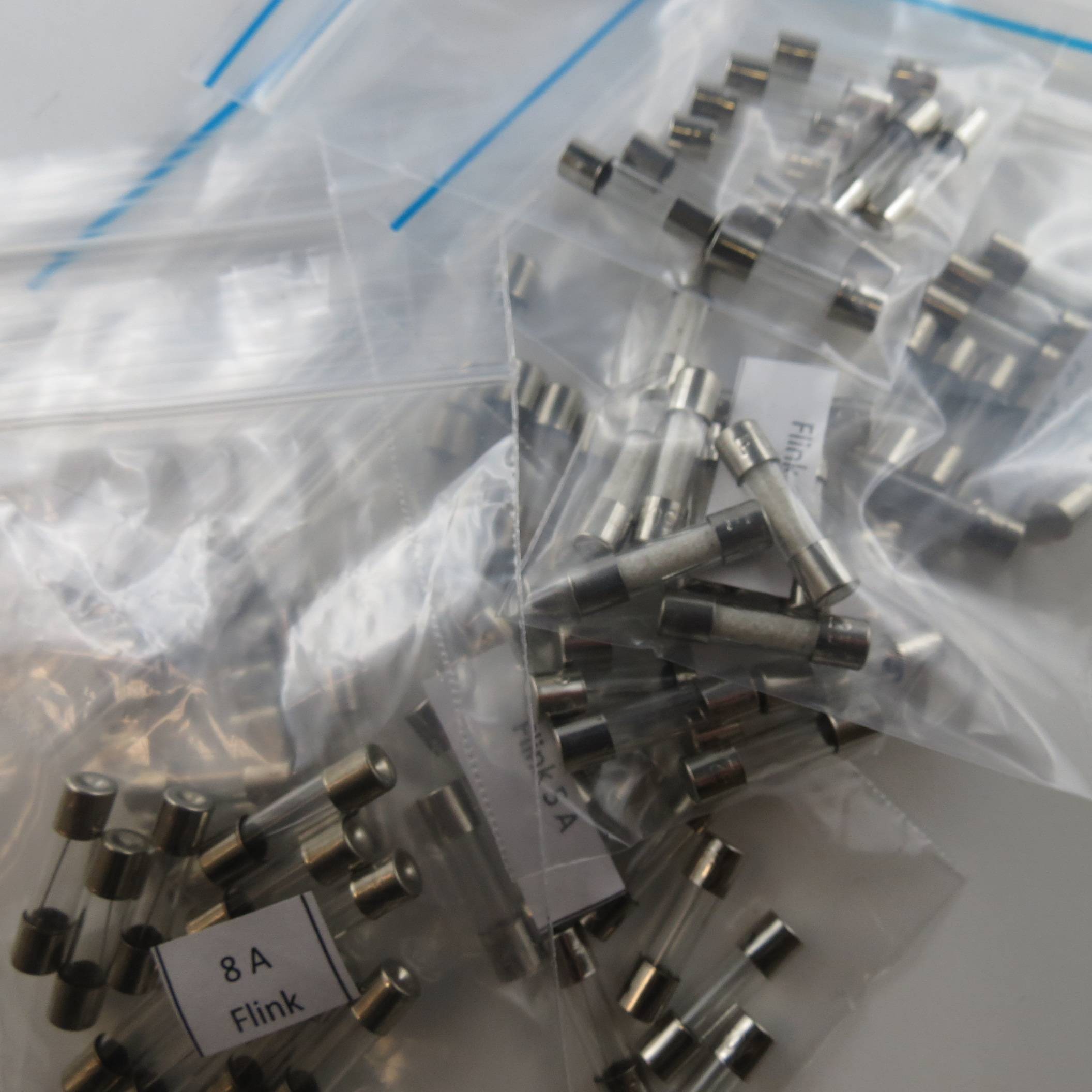 80x Feinsicherung Glassicherung Sortiment je 10x 0,5A 1A 2A 3A 4A 5A 8A 10A fuse-0