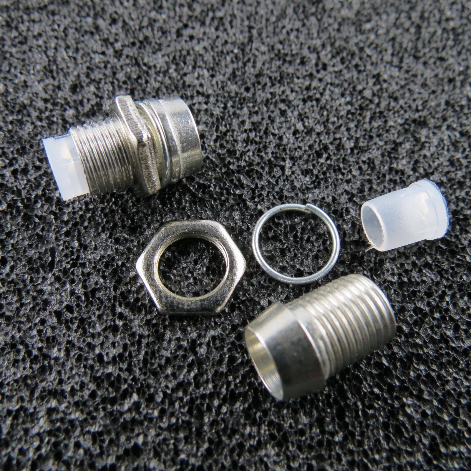 50 LED Schrauben Fassung Screw für 5mm LEDs CHROM Halter LEDSchraube Fassungen-0