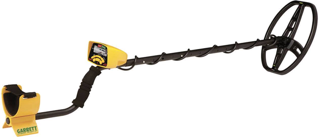 Ein gelber Metalldetektor mit digitalem Display, langer Spule und ergonomischem Griff, ideal zum Auffinden von Metallen im Boden.