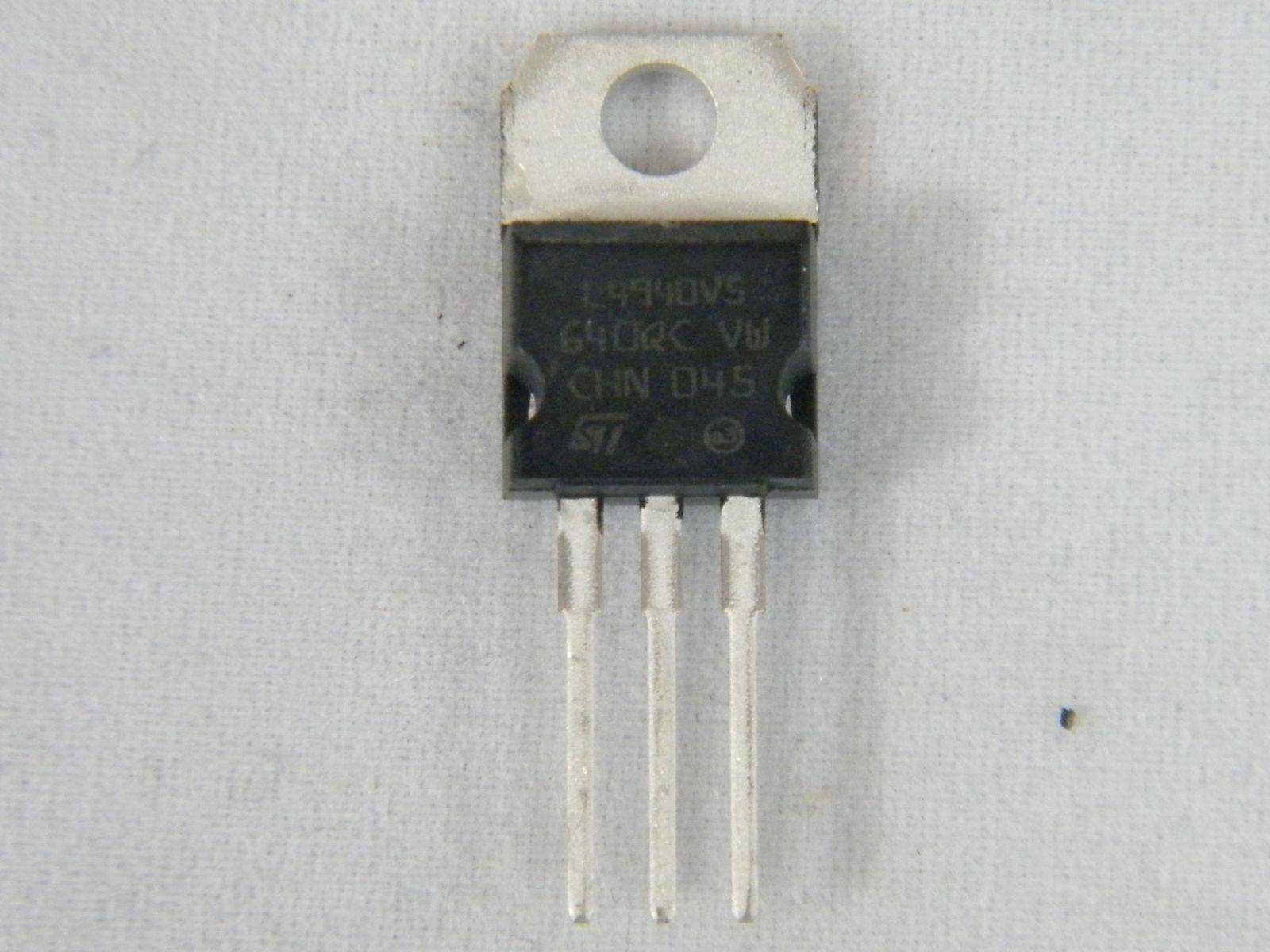 L4940V5 TO220 SPANNUNGSREGLER THT ST Microelectronics-0