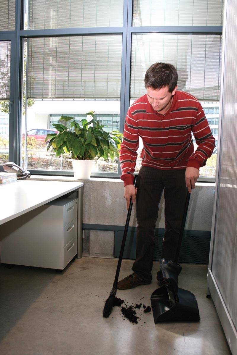 Rubbermaid Besen Lobby Pro-1