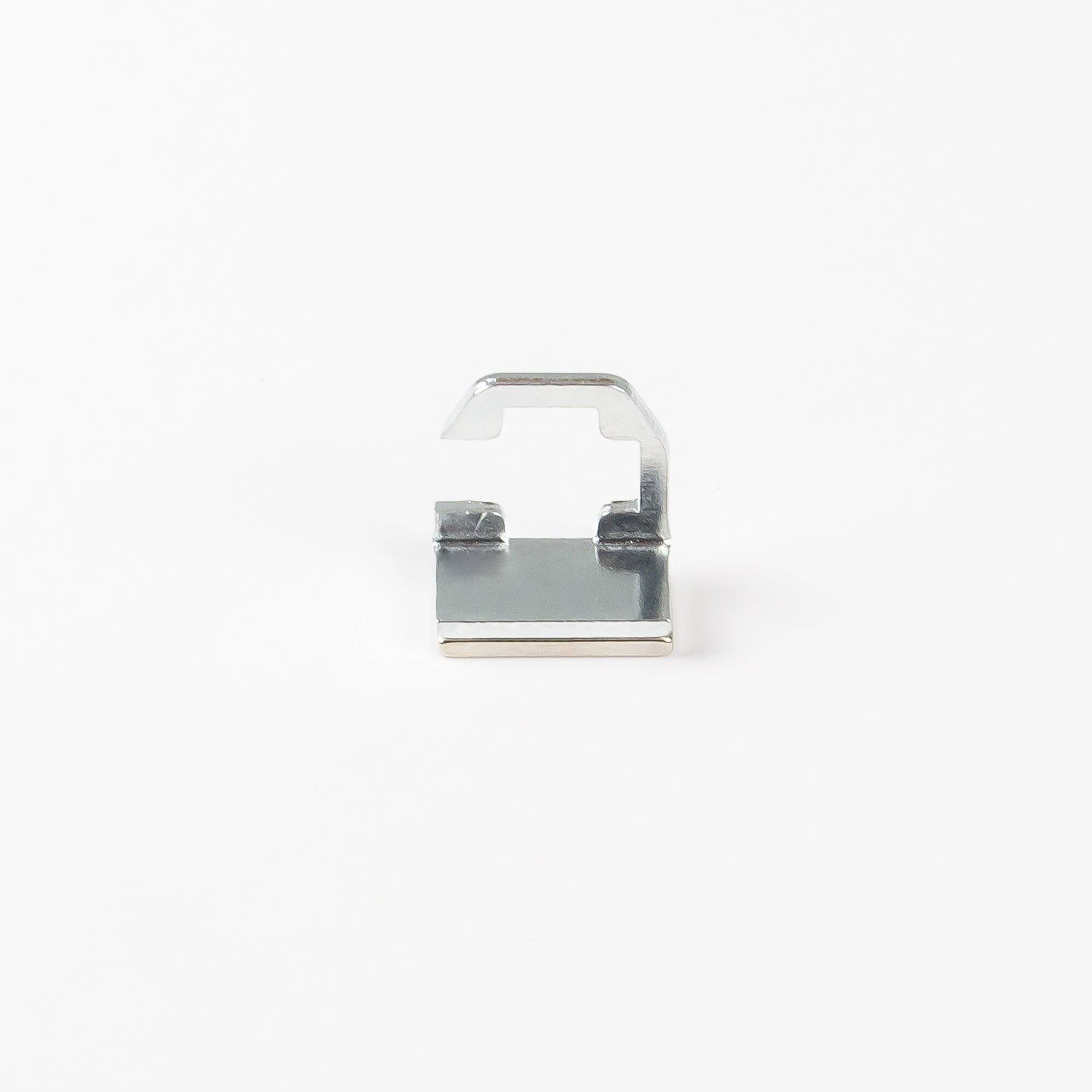 Magna-C Magnetischer Neodym-Kabelhalter mit Öffnung-4