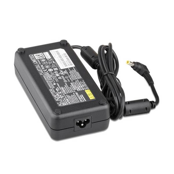 Fujitsu FPCAC83C Notebook Netzteil (P/N: CP483424-01, 19V, 7.89A, 150W, Celsius H720, H730, H760)