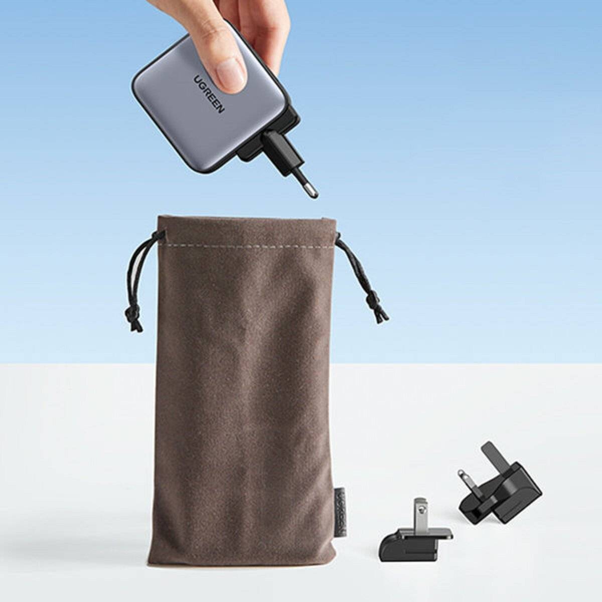 Ugreen Schnellladegerät GaN USB / 2xUSB C 65W Adapter EU / UK / US Stecker schwarz (CD296)-1