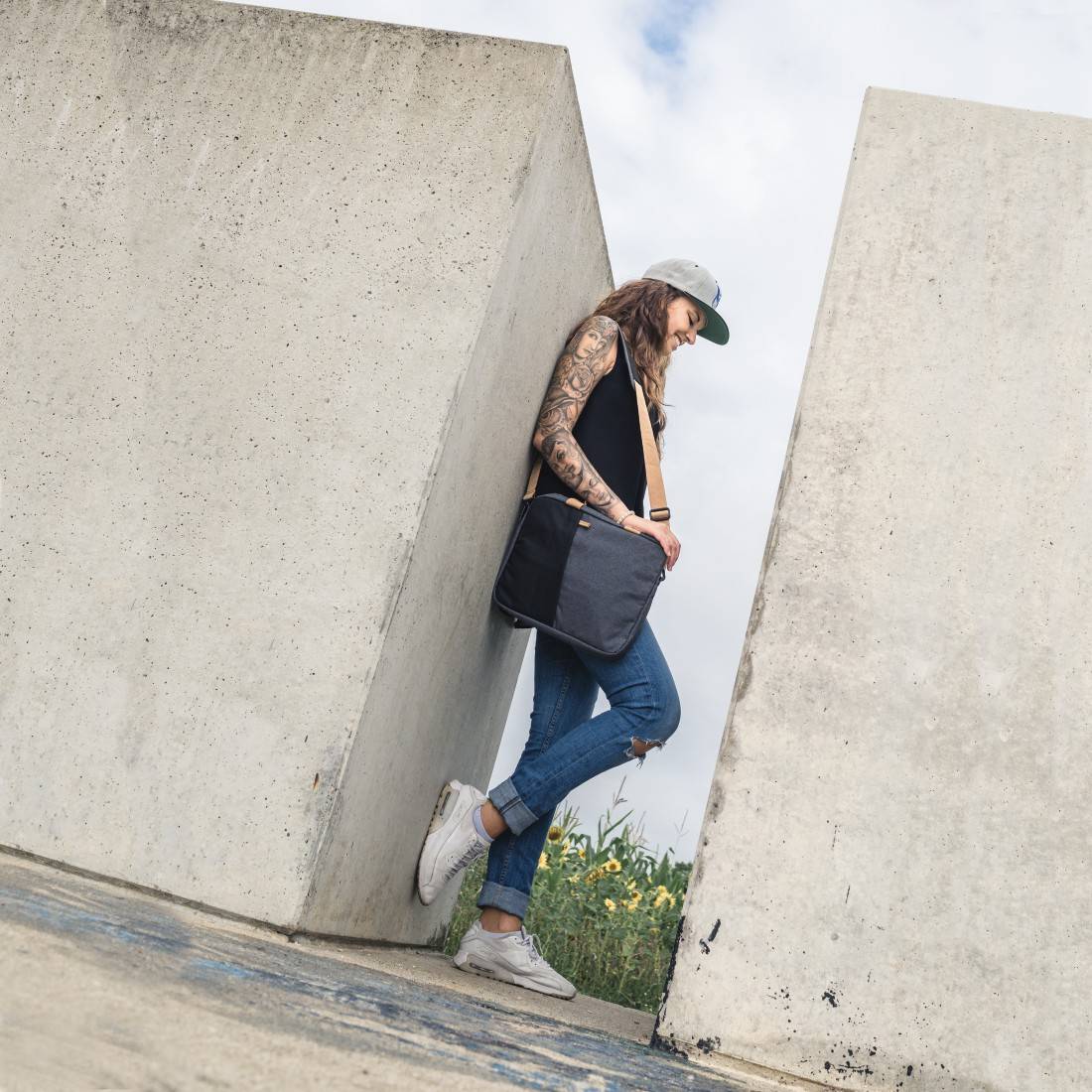 hama 00217116 Laptop-Tasche "Florenz", bis 40 cm (15,6"), Schwarz/Grau-2