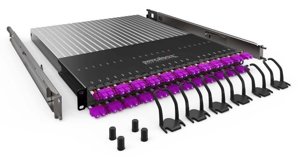 PATCHBOX PLUS+ SYSTEM OM4 - Glasfaser-Kabelmanagementsystem mit selbst einziehenden Patchkabeln - 1.7 m - RAL 9005 - 1U-2