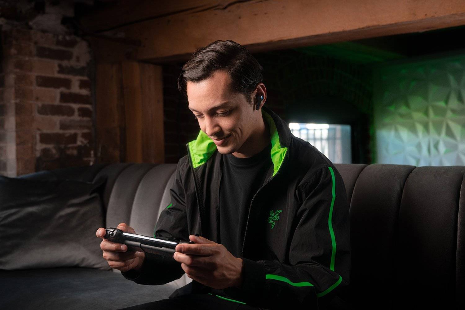 RAZER Kishi V2 for Android Gamepad Android Schwarz-1