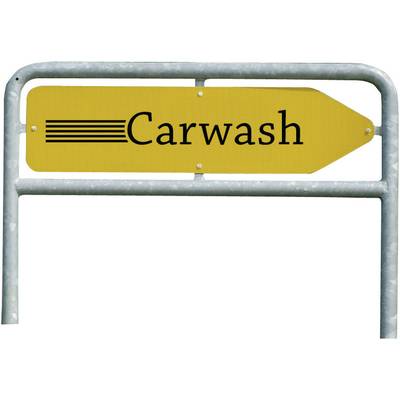 Gelbes Schild mit schwarzem Text 'Carwash' und Pfeil nach rechts, weist auf eine Autowaschanlage hin.