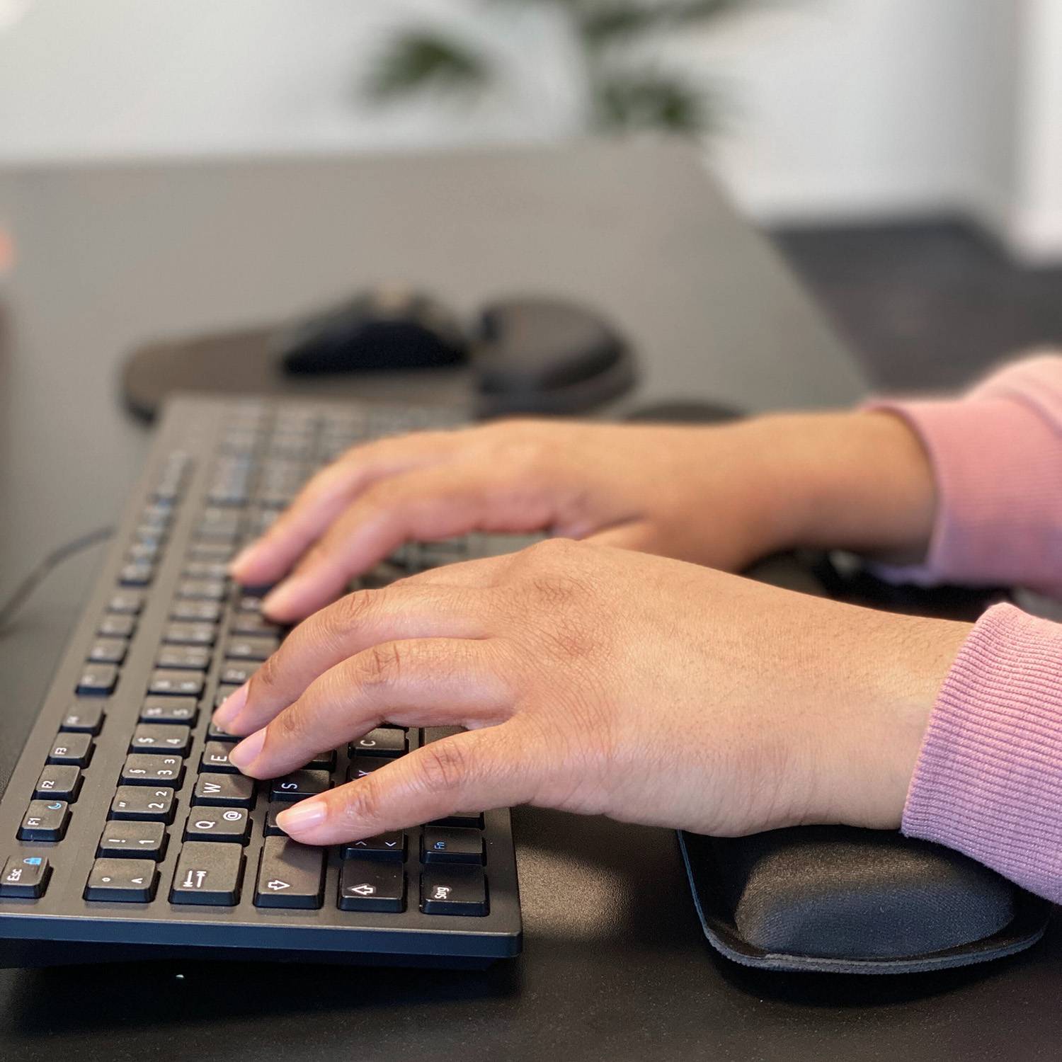 Mauspad und Tastatur Gelenkauflage Rutschfest ergonomisch Unterlage mit Handgelenkstütze aus Naturkautschuk (2-tlg. Set)-3