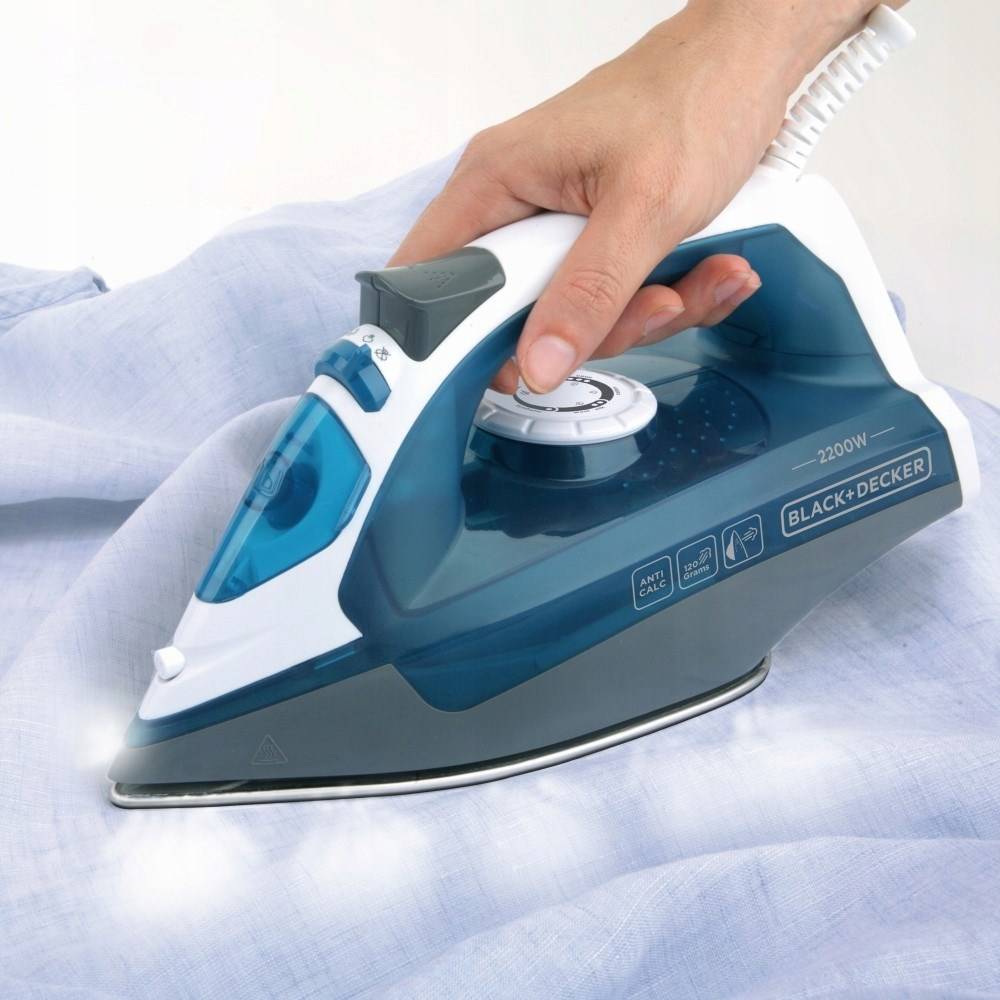 Black & Decker BXIR2200E Dampfbügeleisen 2200W-2
