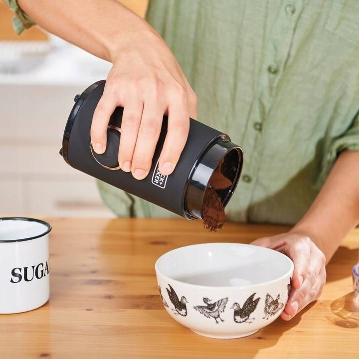 Black + Decker BXCG150E - Elektrische Mühle für Kaffee, Nüsse, Gewürze, Samen. Schnell, 150W,-6