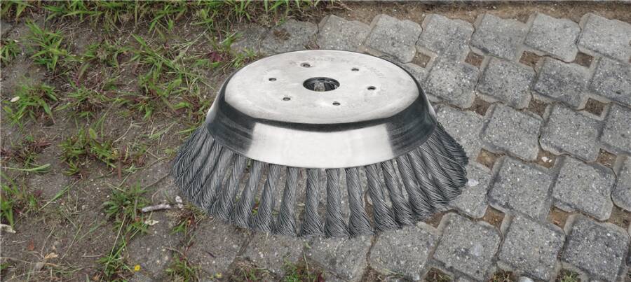 Wildkrautbürste für Freischneider / Motorsense 476.2M1.01 Ausführung gezopft, Stahldraht hochfest, glatt Ø 180 mm Drahts-2
