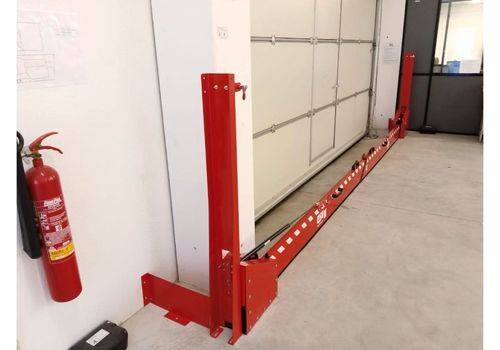 Schwenkbare Doppelbarriere zum Schutz vor Gefahrstoffen und Hochwasser, 5000 x 300 mm-2