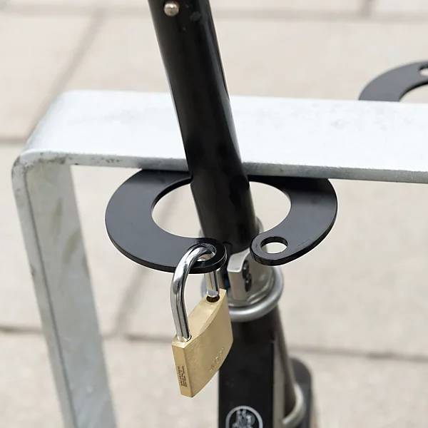 Scooter-Parker 5 Einstellplätze Stahl 70 x 10 mm feuerverzinkt eisenglimmer. Moravia Wiesbaden| Gesellschaft-2