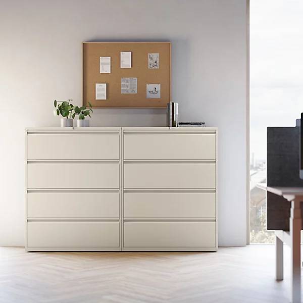 Hängeregistraturschrank ESSENTIALS 2-bahnig 4 Schubladen verkehrsweiß. Bisley GmbH 48616449-4