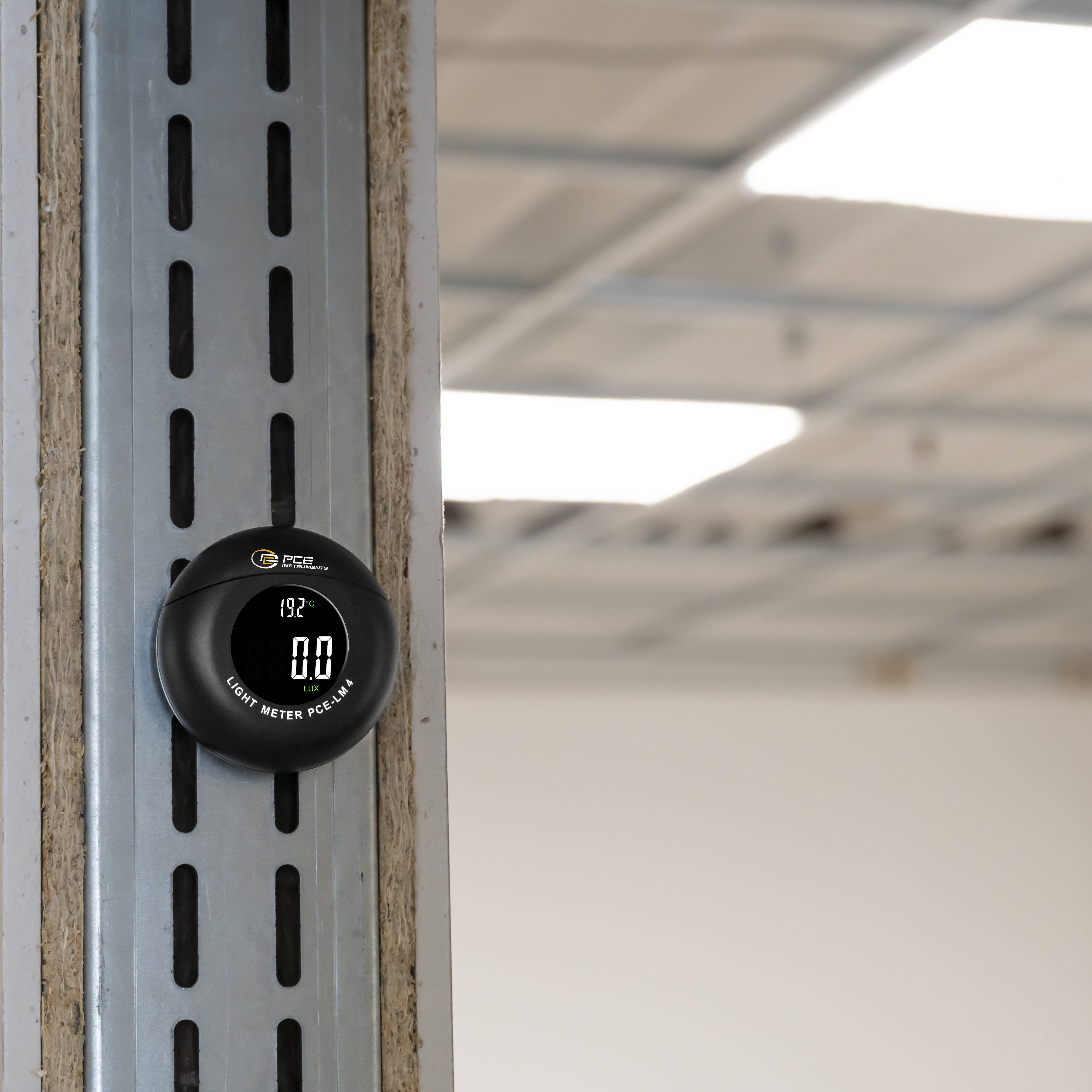 PCE Instruments Luxmeter PCE-LM 4 Messbereich bis 200 klx |Sensor intern |Temperaturmessung |lx fc °C F |Speicher |IP20-3