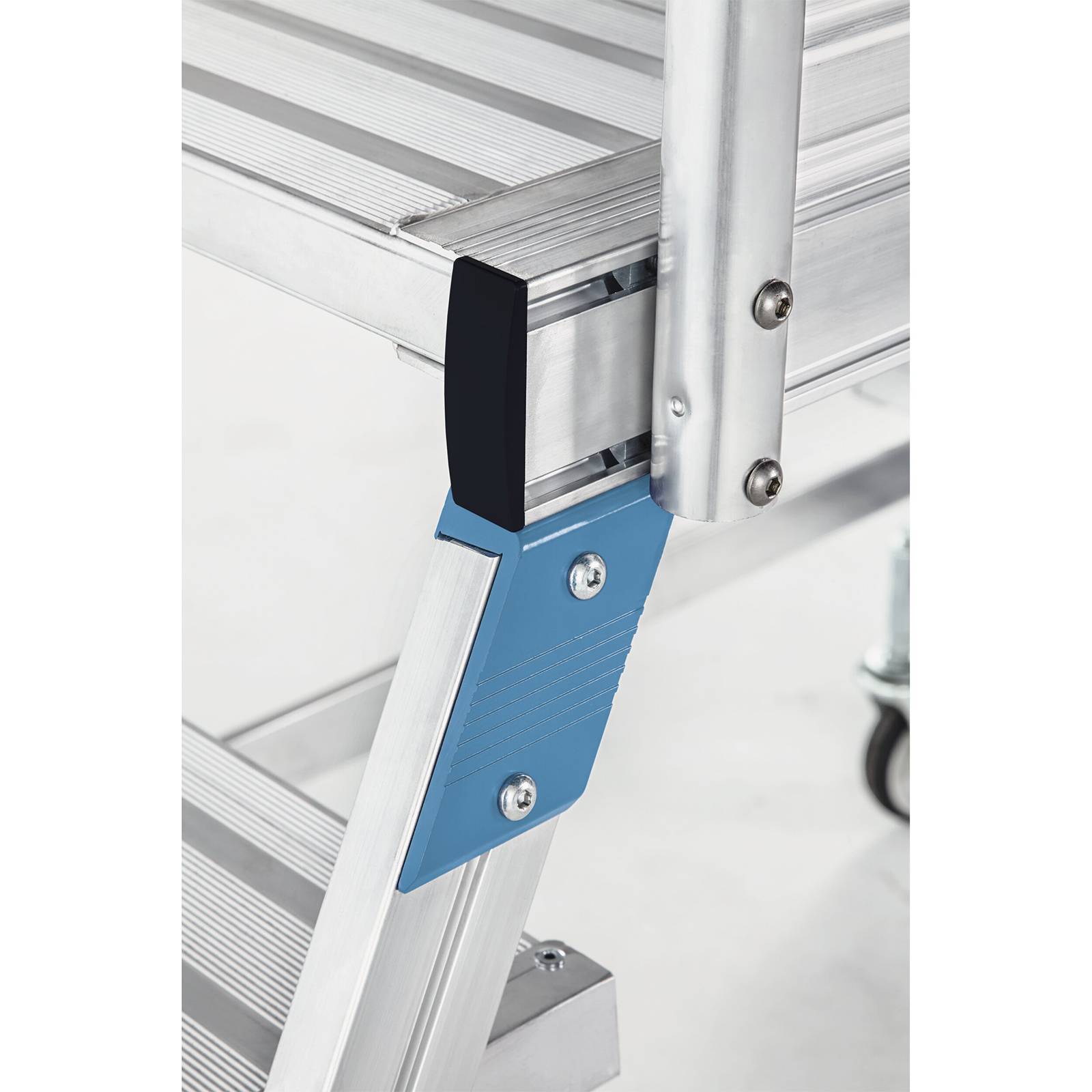 Zarges Podestleiter fahrbar mit 2x4 Stahl-Gitterrost-Stufen-2