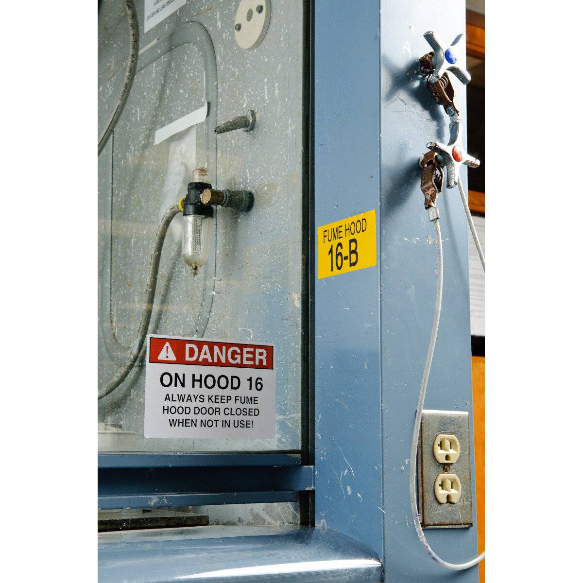 Brady Corporation Die Brady B-854 Toughwash TM Etiketten mit Metallerkkennnung sind stark haftend-1