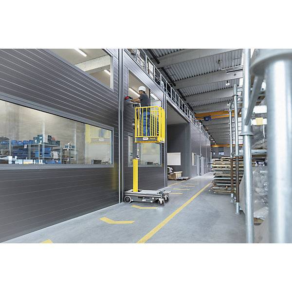 Personenlift FlexxLift manueller Hub Arbeitshöhe 35 m. MUNK GmbH 78751149-1