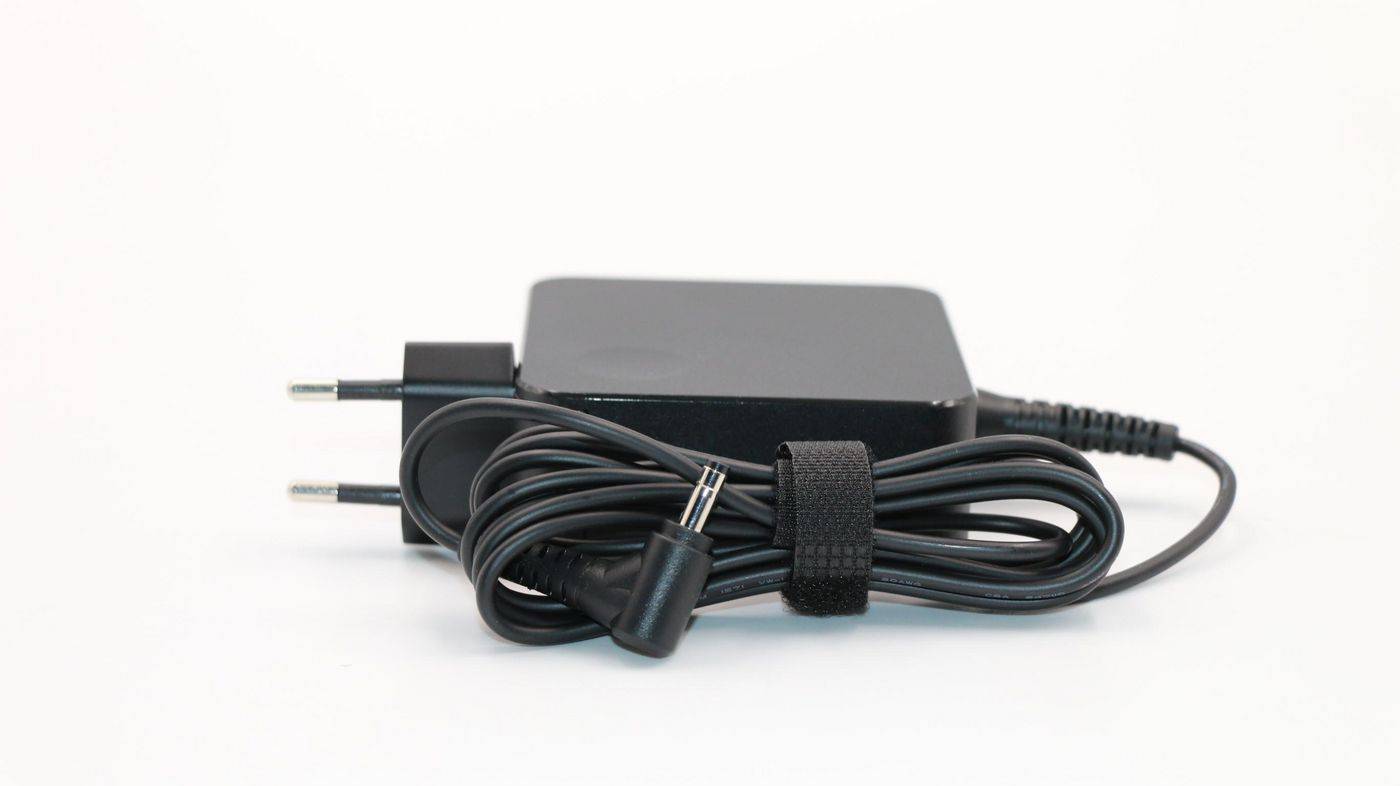 Lenovo AC Adapter 3.25A 01FR142 - Netzteil - Netzteil - 45 W-3