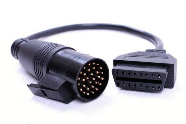 Adapter Iveco Truck 30-Pin auf OBD2 Female