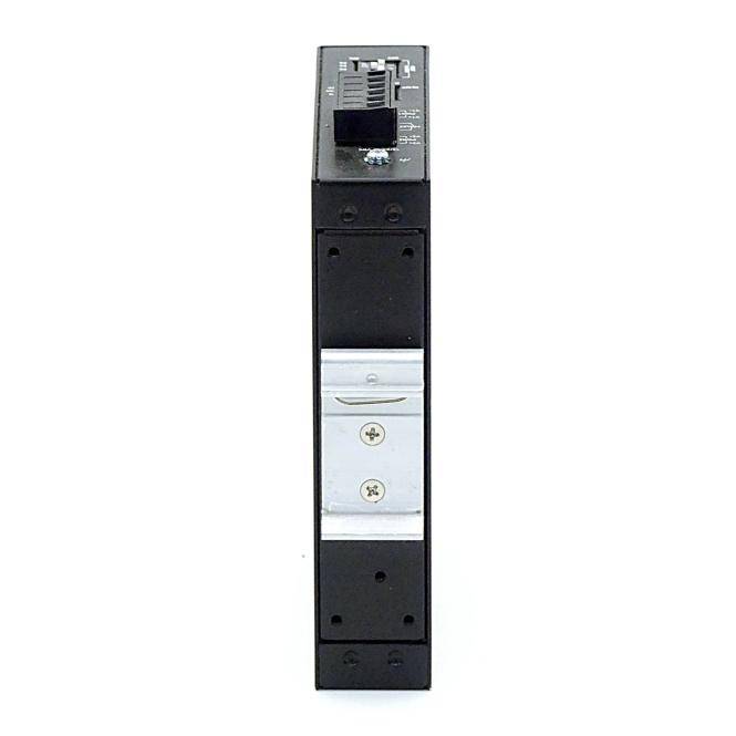 4-Ports-Ethernet-Switch (unmanaged) 10/100/1000BaseT (X) -Anschlüssen & 1 kombinierten 10/100/-2