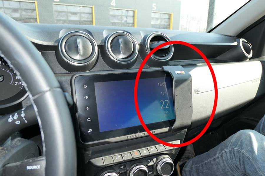 ProClip Fahrzeughalter 855741 - Winkelbefestigung- NUR für Modelle mit Display - Dacia Duster 22-23-0