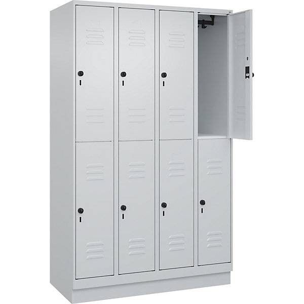 Doppelstock-Spind Classic PLUS 4 Abteile lichtgrau HxB 1950 x 1200 mm mit Bodensockel Drehriegel. C+P-3