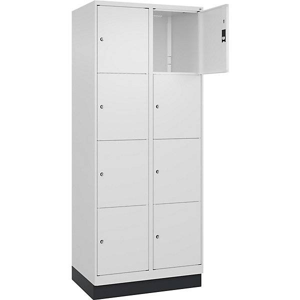 4er-Schließfachschrank Classic PLUS 2 Abteile verkehrsweiß B 800 mm 8 Fächer mit Bodensockel. C+P-0