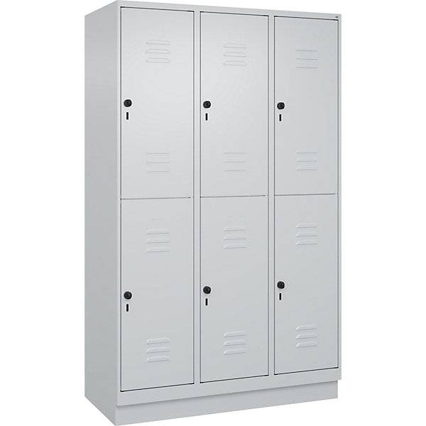 Doppelstock-Spind Classic PLUS 3 Abteile lichtgrau HxB 1950 x 1200 mm mit Bodensockel Drehriegel. C+P-2