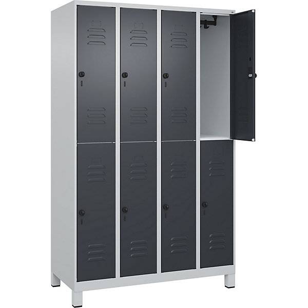 Doppelstock-Spind Classic PLUS 4 Abteile lichtgrau / grau HxB 1950 x 1200 mm mit Füßen Drehriegel. C+P-3