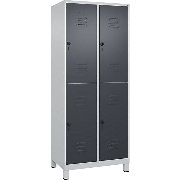 Doppelstock-Spind Classic PLUS 2 Abteile lichtgrau / grau HxB 1950 x 800 mm mit Füßen Drehriegel. C+P-2
