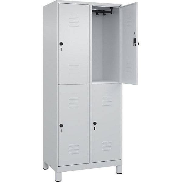 Doppelstock-Spind Classic PLUS 2 Abteile lichtgrau HxB 1950 x 800 mm mit Füßen Drehriegel. C+P Moebelsysteme-2