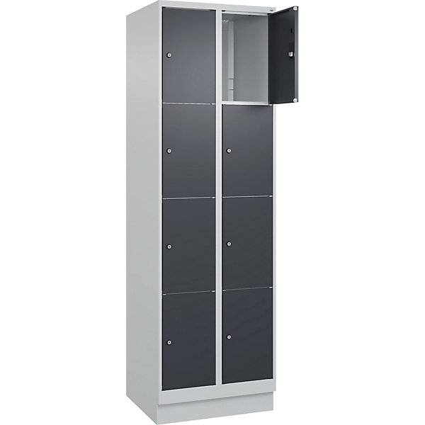 4er-Schließfachschrank Classic PLUS 2 Abteile lichtgrau / grau B 600 mm 8 Fächer mit Bodensockel. C+P-4