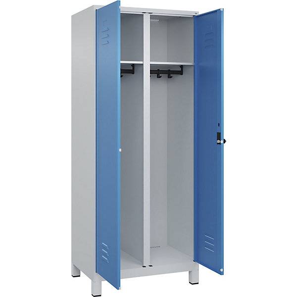 Schwarz-Weiß-Spind Classic PLUS Trennwand mittig 1 Abteil lichtgrau / lichtblau HxB 1950 x 800 mm mit Füßen