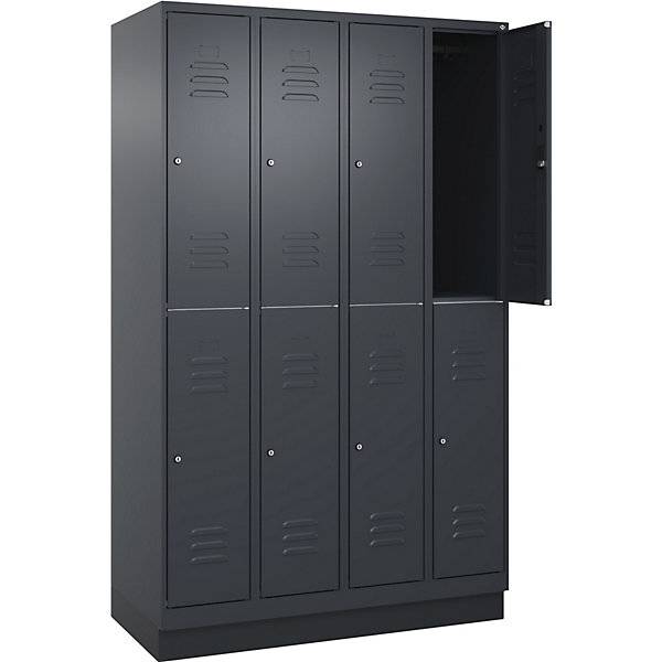 Doppelstock-Spind Classic PLUS 4 Abteile grau HxB 1950 x 1200 mm mit Bodensockel Zylinderschloss. C+P