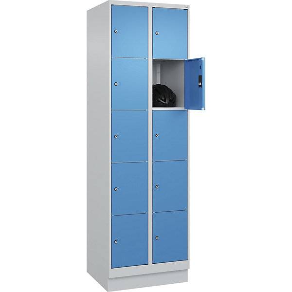 5er-Schließfachschrank Classic PLUS 2 Abteile lichtgrau / lichtblau B 600 mm 10 Fächer mit Bodensockel. C+P