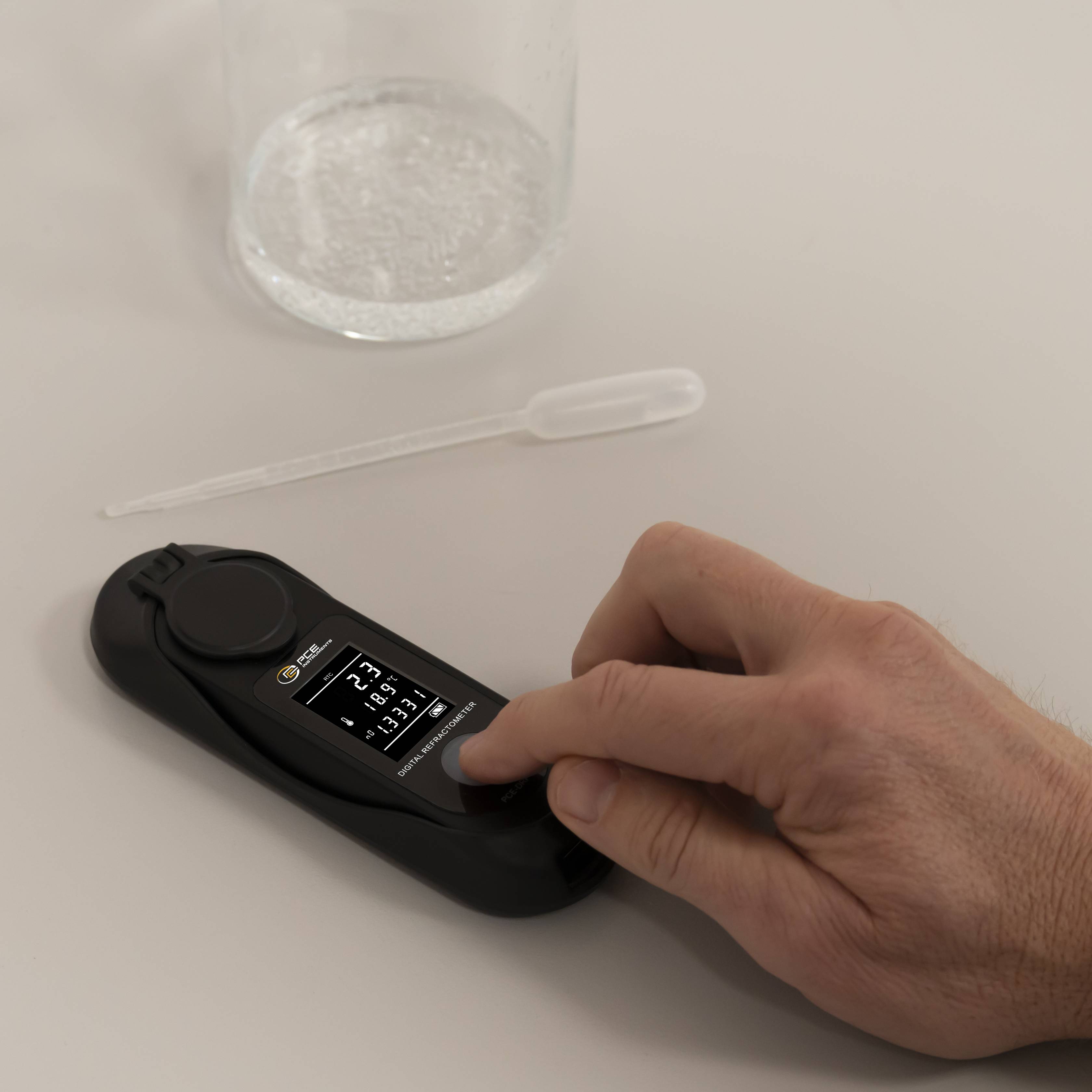 PCE Instruments Refraktometer PCE-DRG 9 Natriumhypochlorit bis 18% |1,32500 ... 1,40000 nD |Brix |Temperaturkompensation-3
