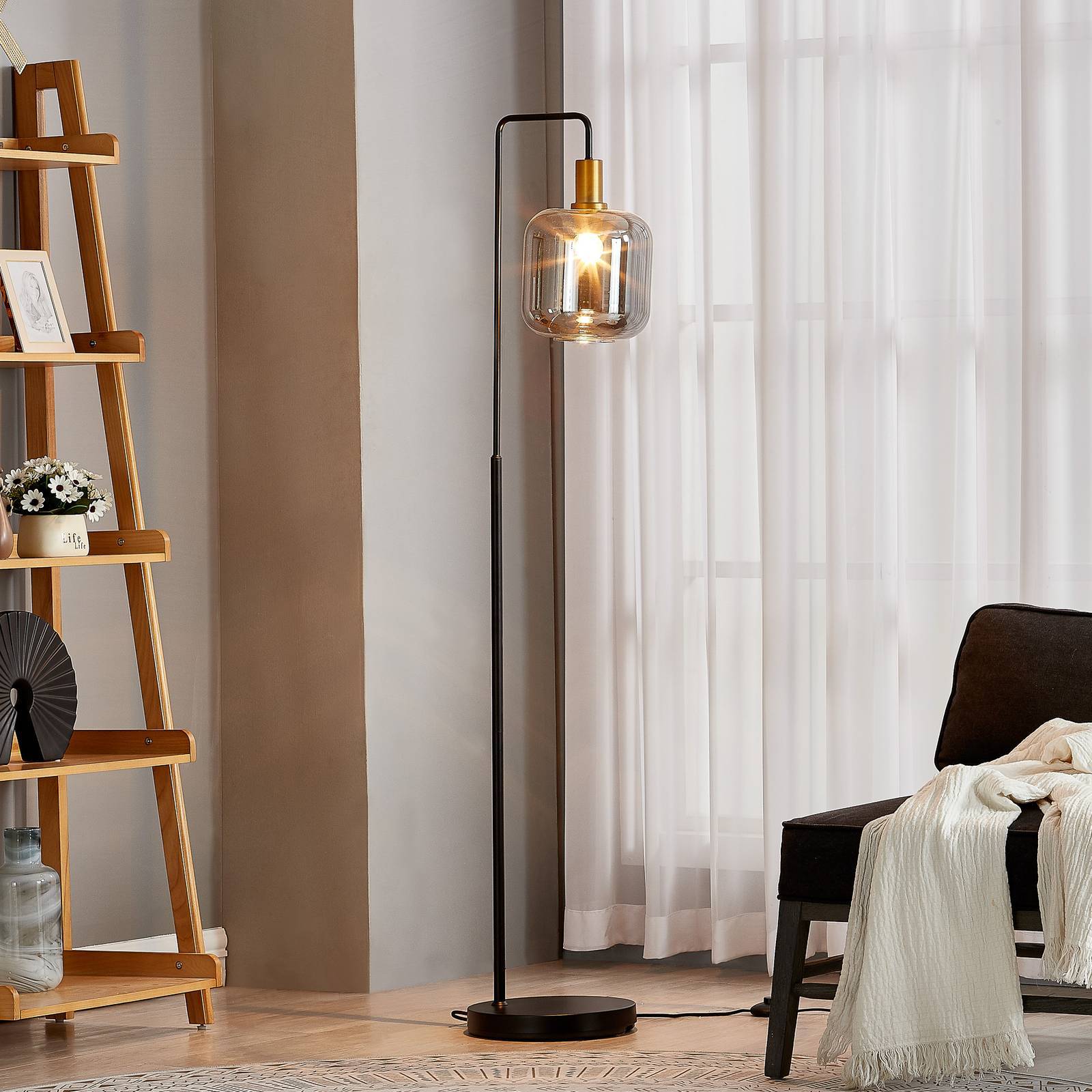 Lindby Stehlampe 'Nimbora' in schwarz aus Metall-1