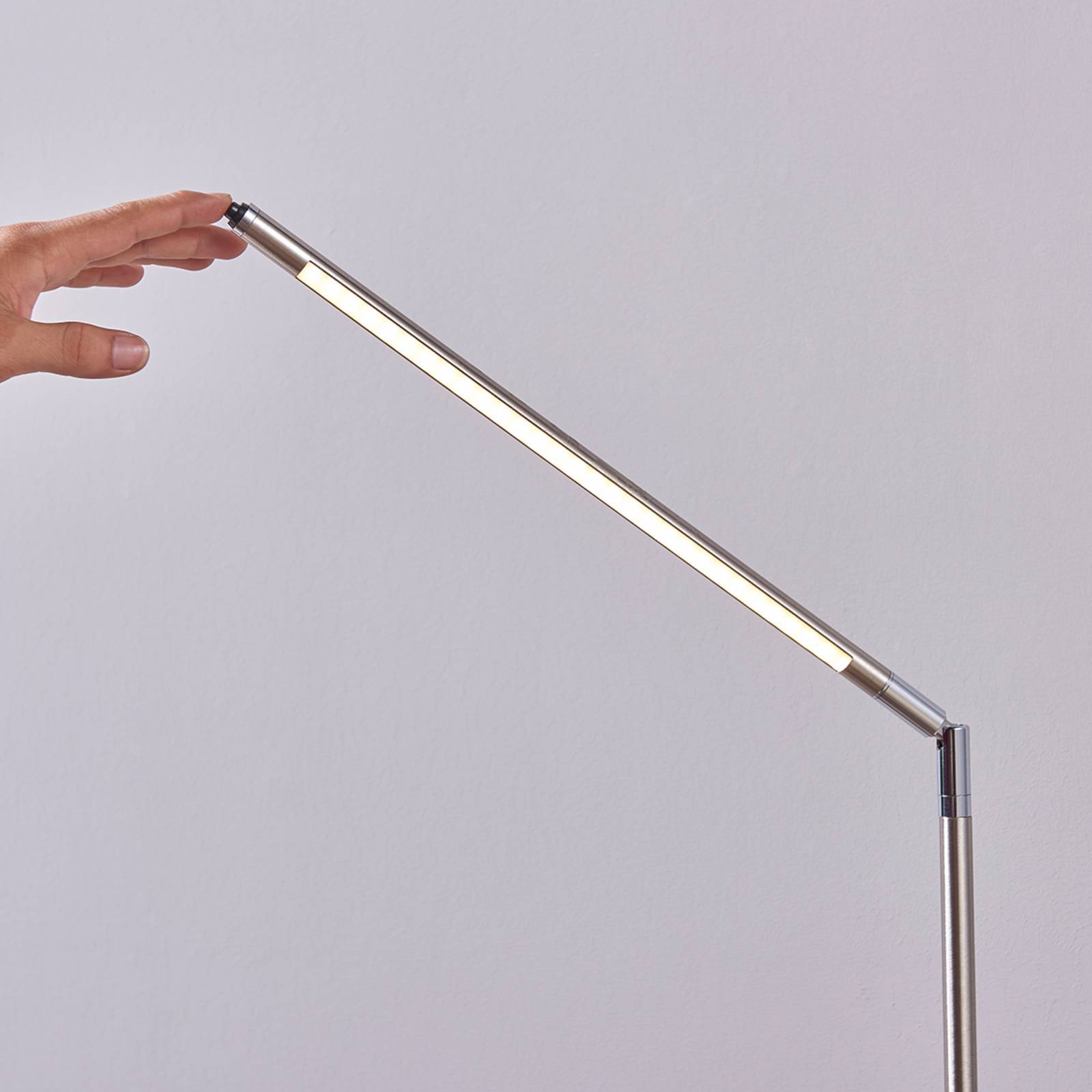 Lindby LED Stehlampe 'Jabbo' in alu aus Metall-4