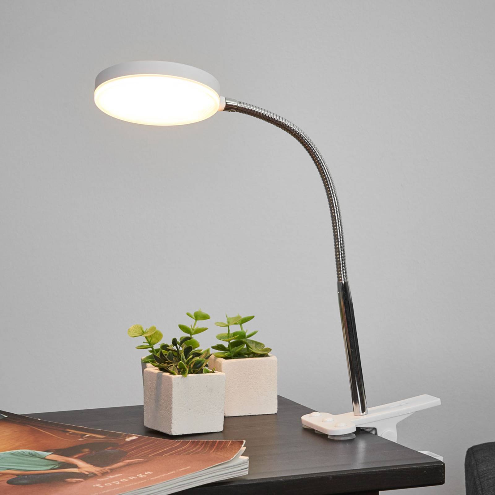 Lindby LED Klemmleuchte 'Milow' in weiß aus Kunststoff-1