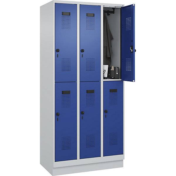 Doppelstock-Spind Evolo PLUS 3 Abteile lichtgrau / enzianblau B 900 mm mit Bodensockel Drehriegel. C+P-1