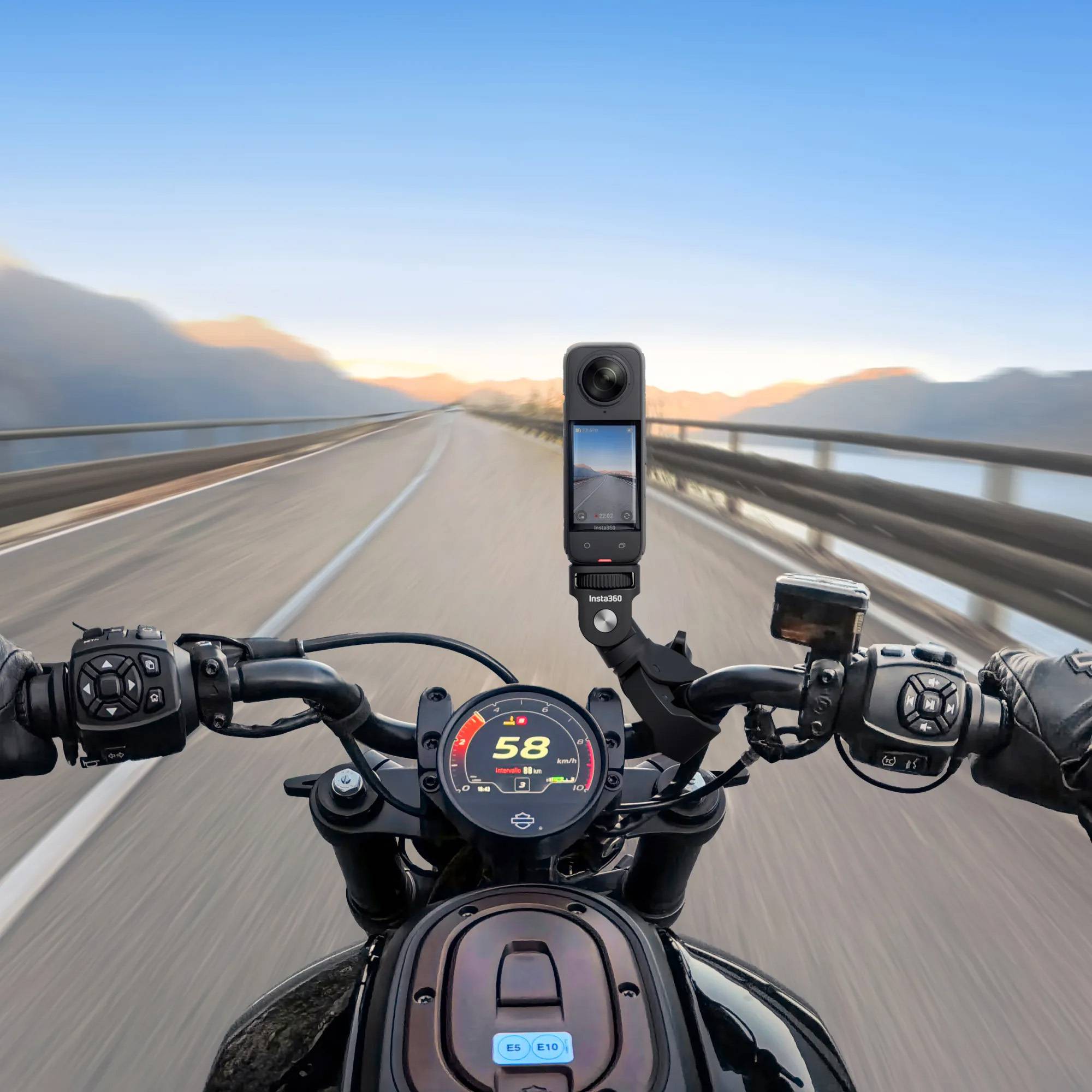 Insta360 X4 Motorcycle Bundle CINSABMA-X405 - Digital camera-2