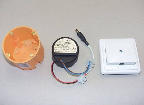 BEMM UP-Netzteil-Set 12 VDC/24 W inkl. Kabelauslass, Rahmen, Stecker