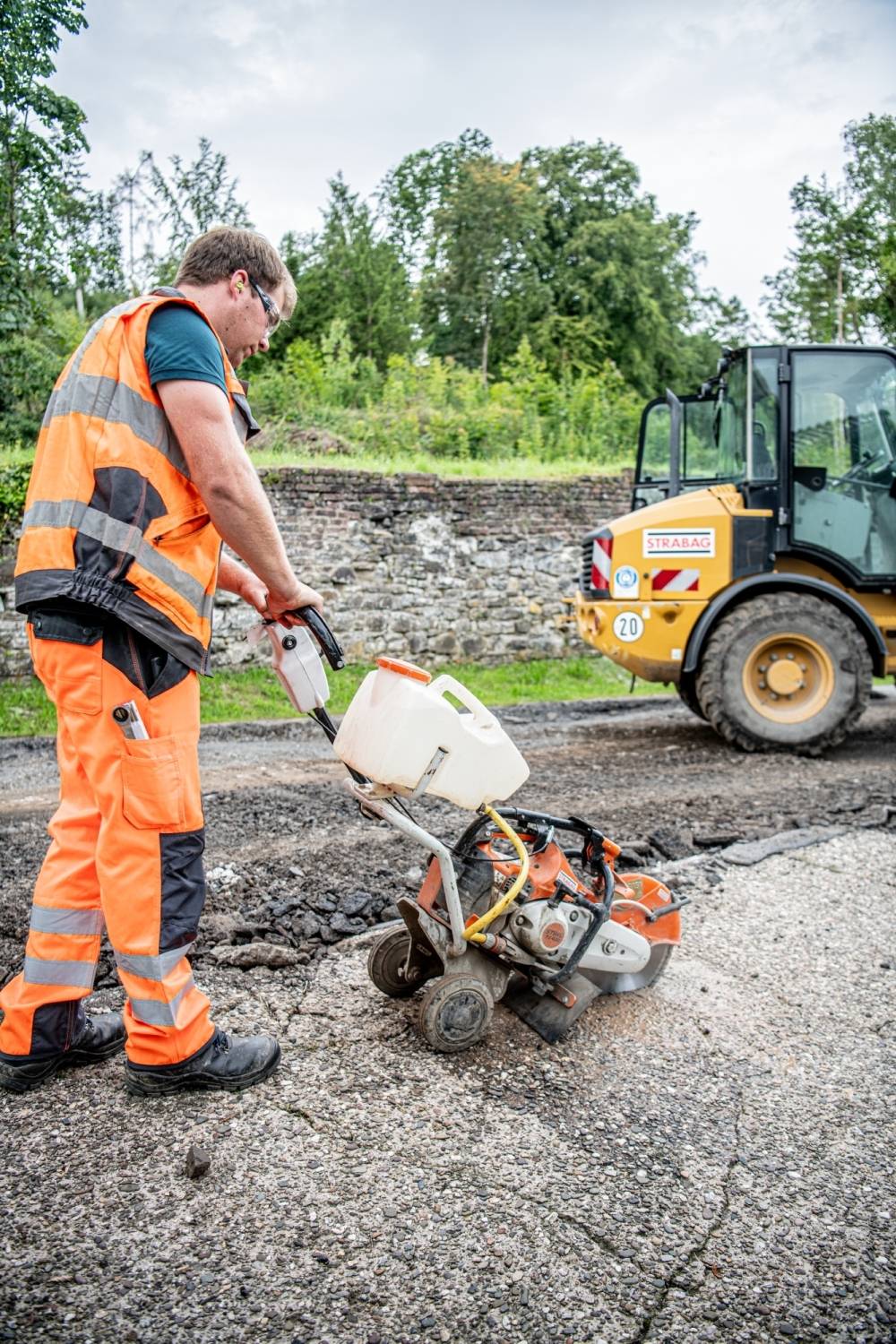 Diamantgroßtrennscheibe DT 350 AB CEVOLUTION für Asphalt Beton Weitverzahnung 400 x 3,6 x 25,4 mm-3