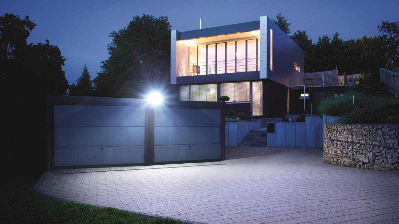 Steinel XLED home 2 XL S weiß 030070 LED-Außenstrahler mit Bewegungsmelder EEK: E (A - G) 19.3 W Leuchtfarben: Warmweiß-2