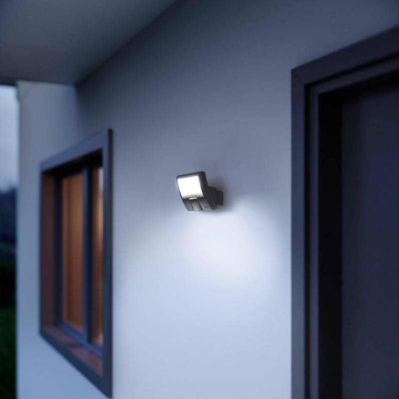 Steinel Sensor-LED-Strahler XLED home curved ANT-1