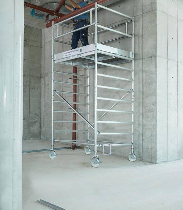 Rollgerüst m. Fahrbalken Plattform B3000xT750 mm Plattformhöhe 9,45 m Arbeitshöhe bis 11,45 m