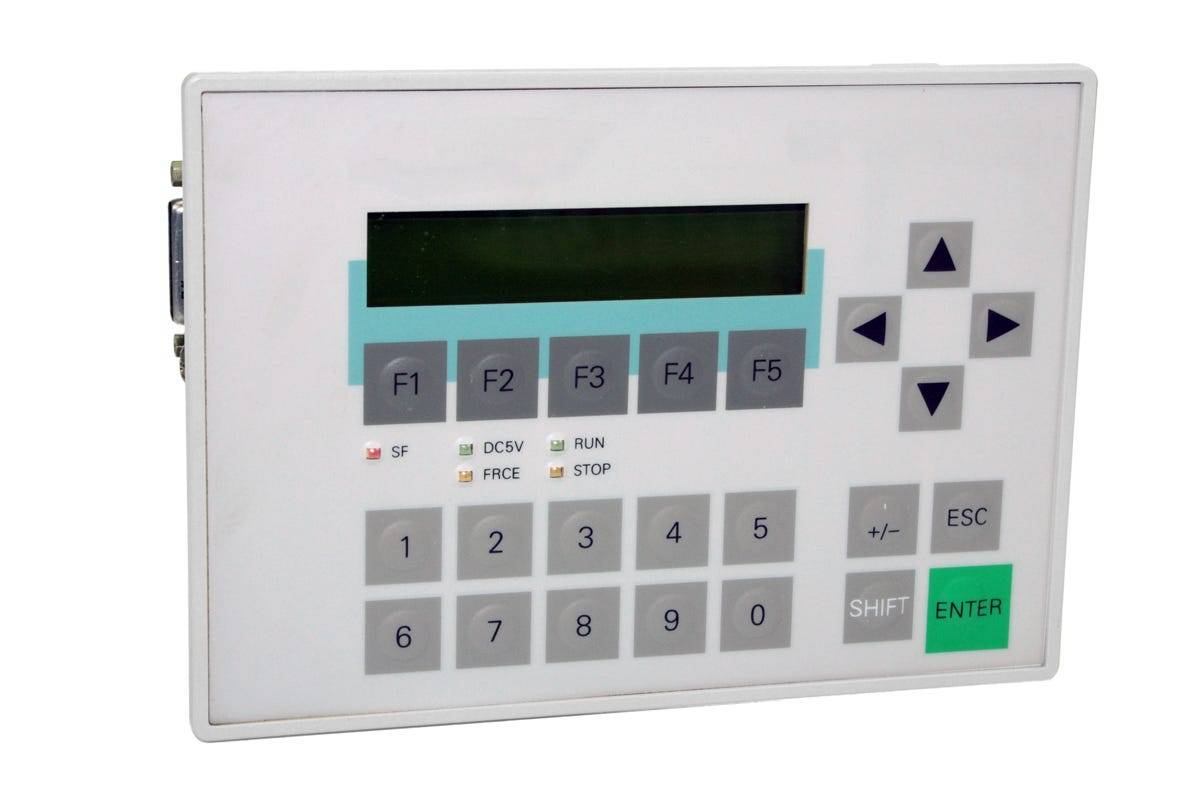 SIMATIC C7-621, KOMPLETTGERAET MIT INTEGRIERTEN KOMPONENTEN: S7-300 CPU, OP 3, IM 621, 16DI, 16DO,